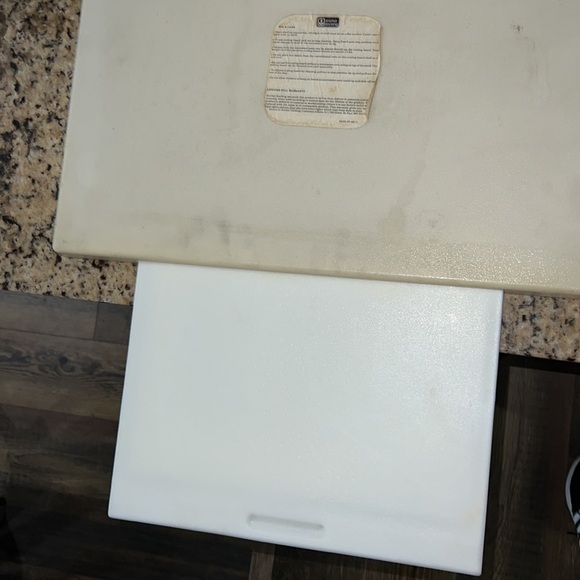 Vintage. Cutting board for under the microwave - Picture 1 of 7